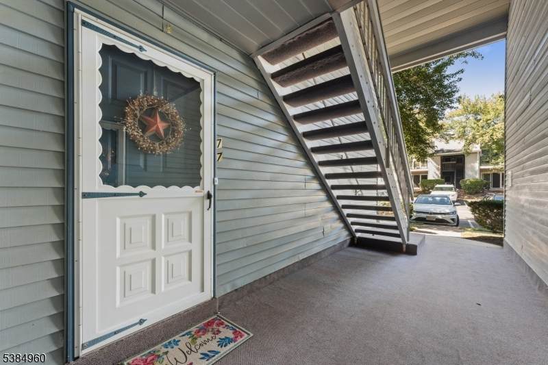 77 Haverhill Pl - Photo 1