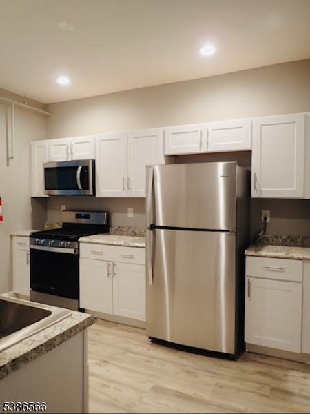 145 W Clinton St - Photo 1