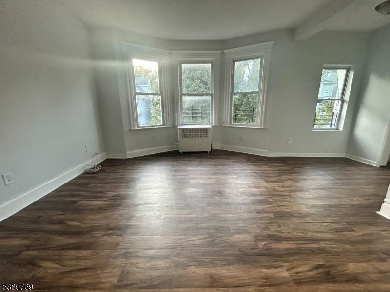 182 Seymour Ave Second Fl - Photo 1