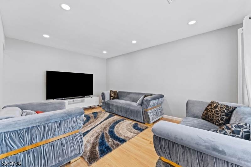 1105 Dill Ave - Photo 1