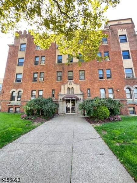 303 Hamilton Pl - Photo 1