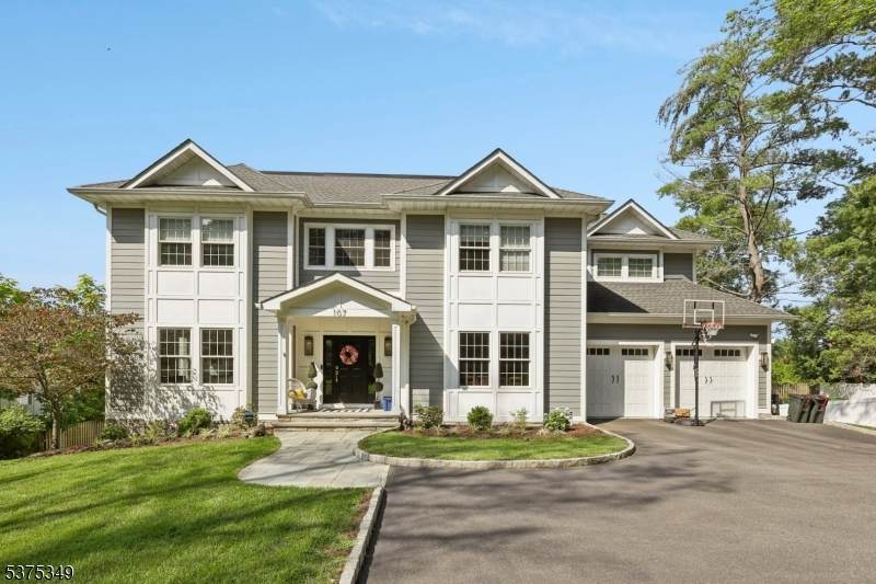 107 Southern Blvd - Photo 1