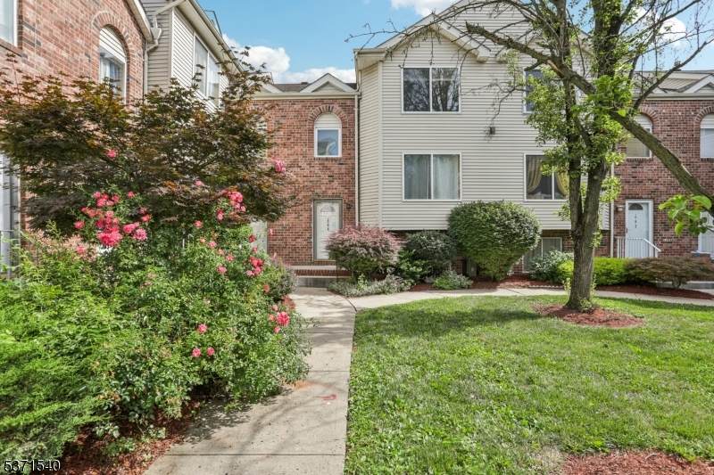 306 Holly Dr - Photo 1