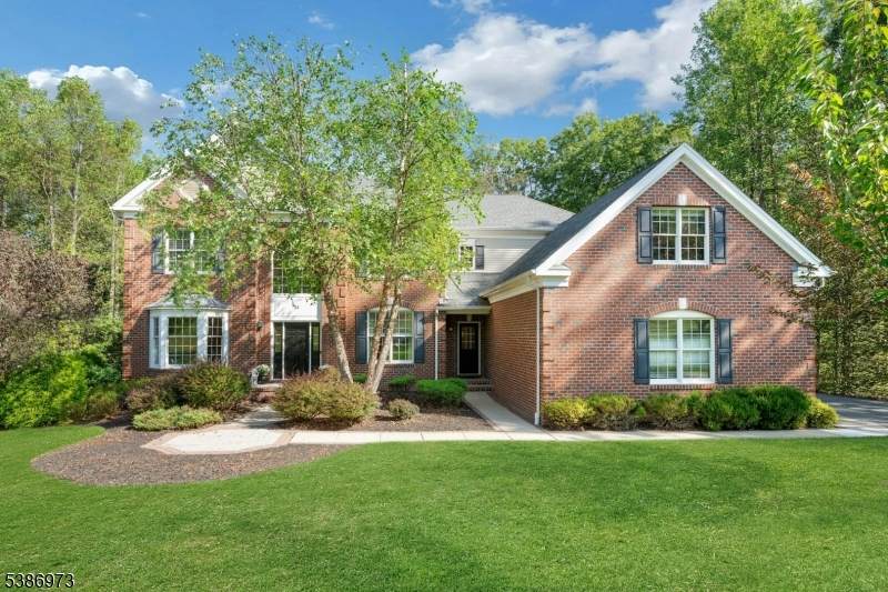 33 Chancellor Way - Photo 1