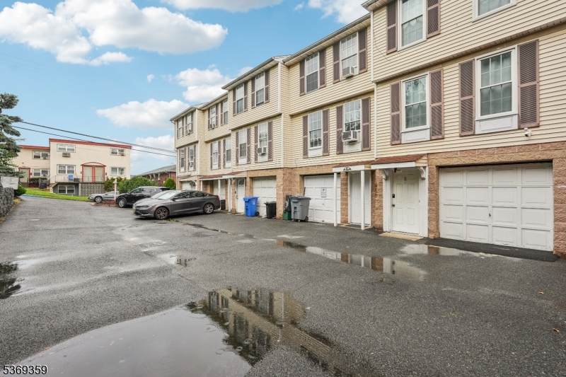 123 E 24Th St - Photo 1