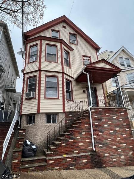 31 Tappan St - Photo 1