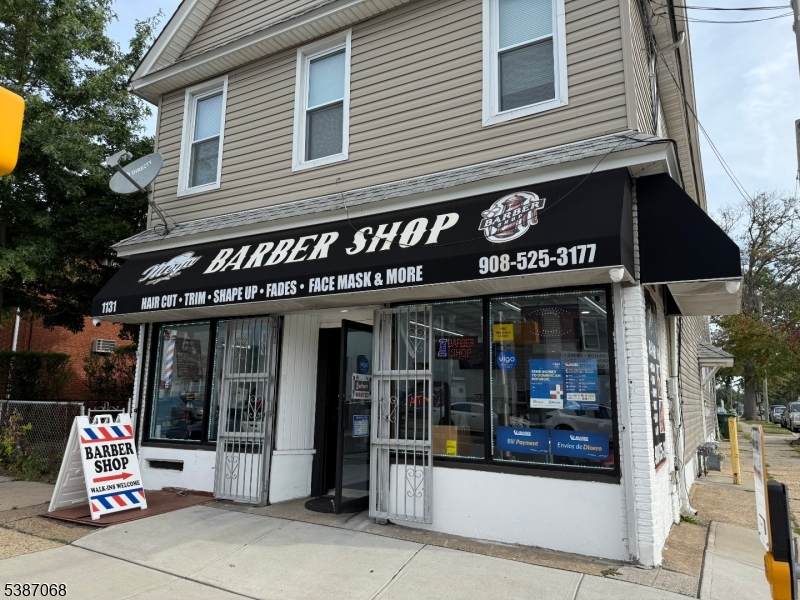 1131 S Wood Ave - Photo 1