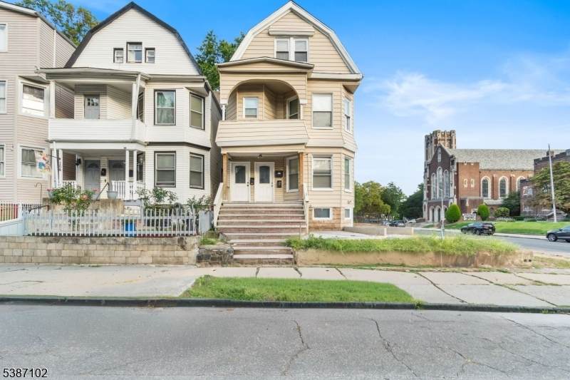 156 Shepard Ave - Photo 1