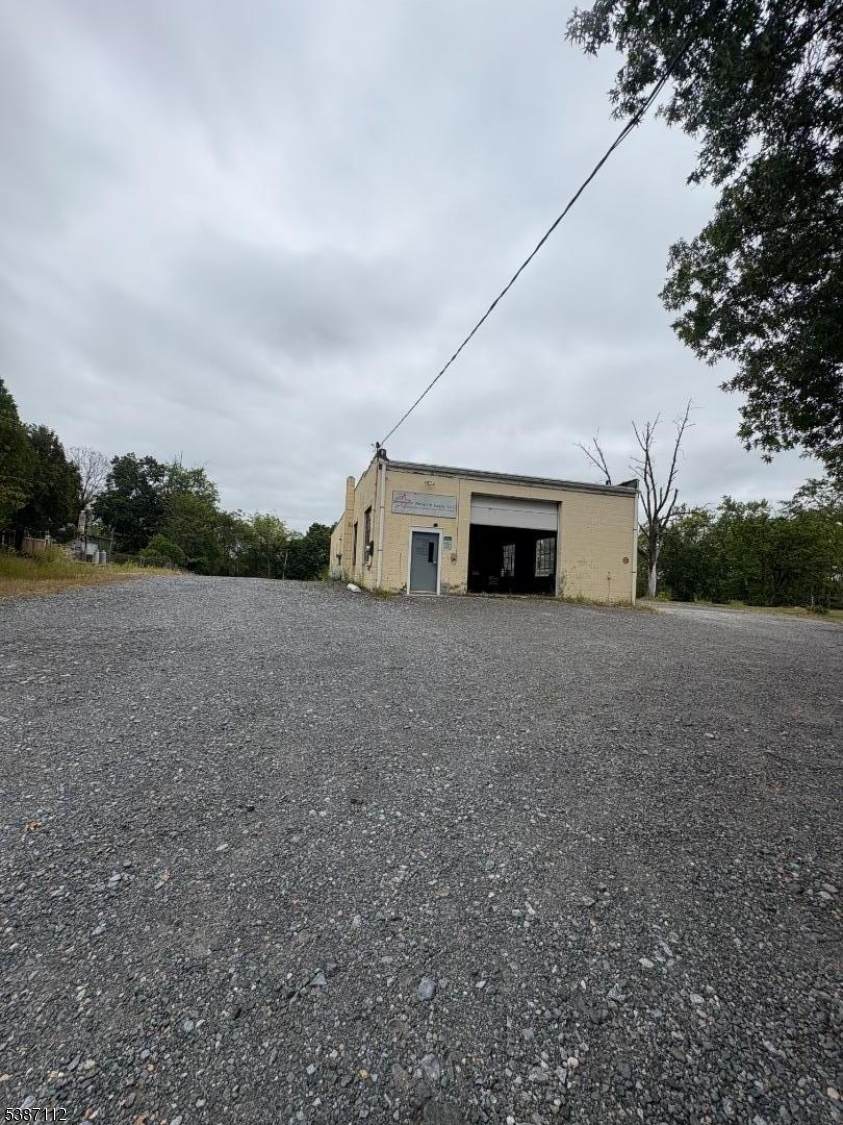 18 Allen St - Photo 1