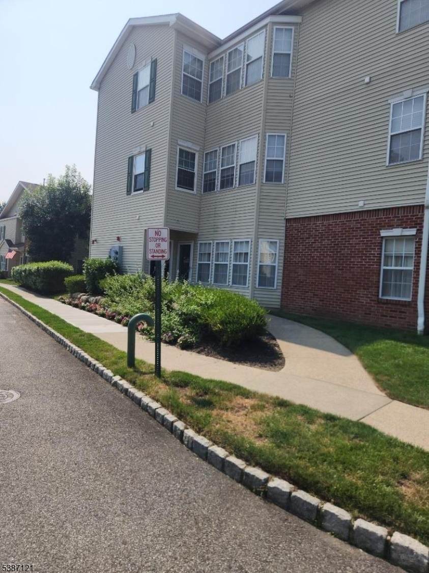 3 Windsor Dr - Photo 1