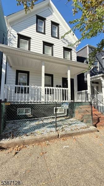 456 Franklin St - Photo 1