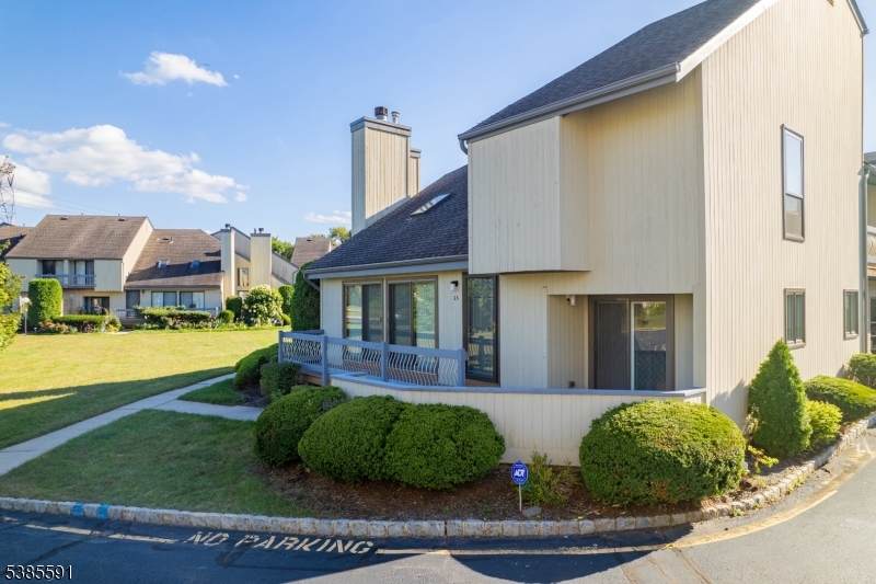 33 Spencer St - Photo 1