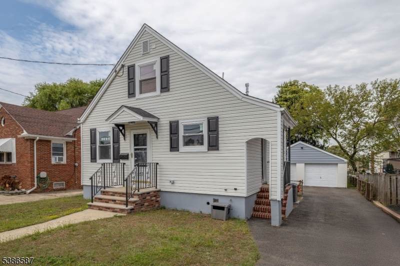 557 Main St - Photo 1