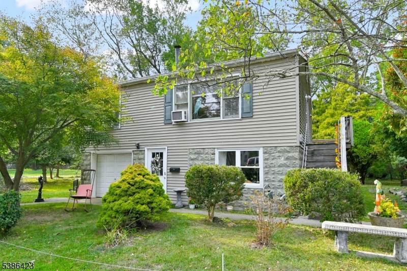 92 Lakeview Ter - Photo 1