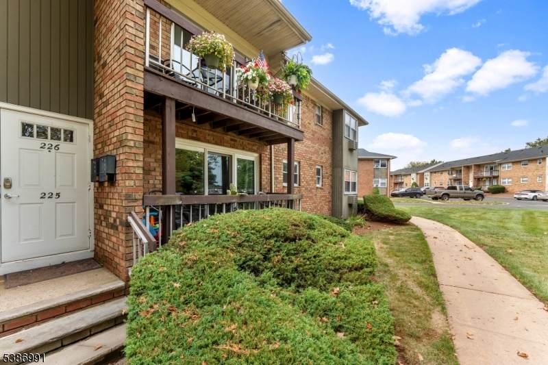 524 Andria Ave  Apt 225 - Photo 1