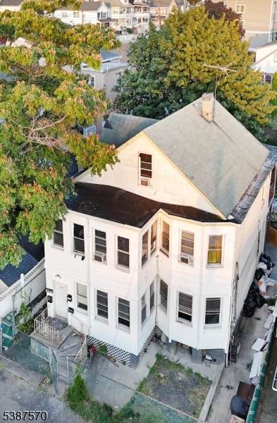 253 E 16Th St - Photo 1