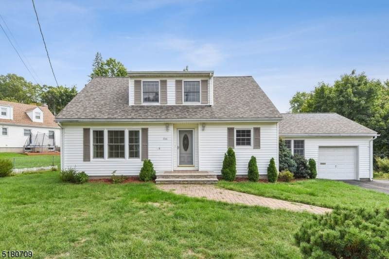 156 Sycamore Ave - Photo 1