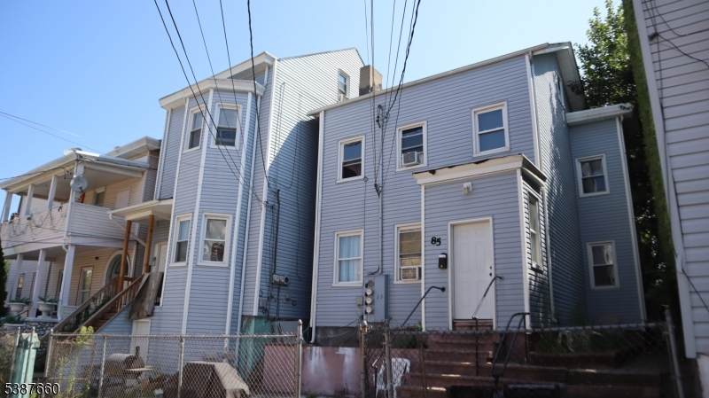 83 Madison St - Photo 1