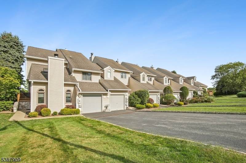 31 Currey Ln - Photo 1