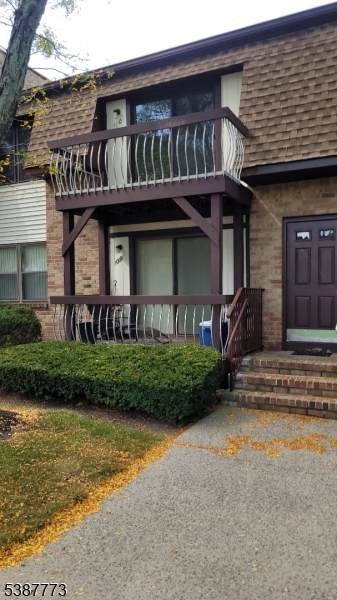 1010 N Oaks Blvd - Photo 1