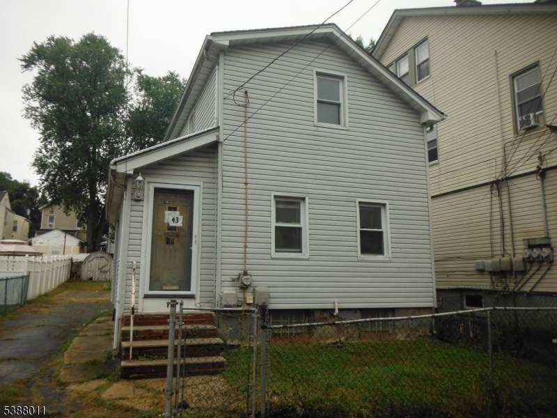 43 Charles St - Photo 1