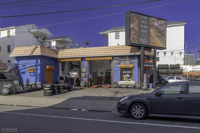 44 New York Ave - Photo 1