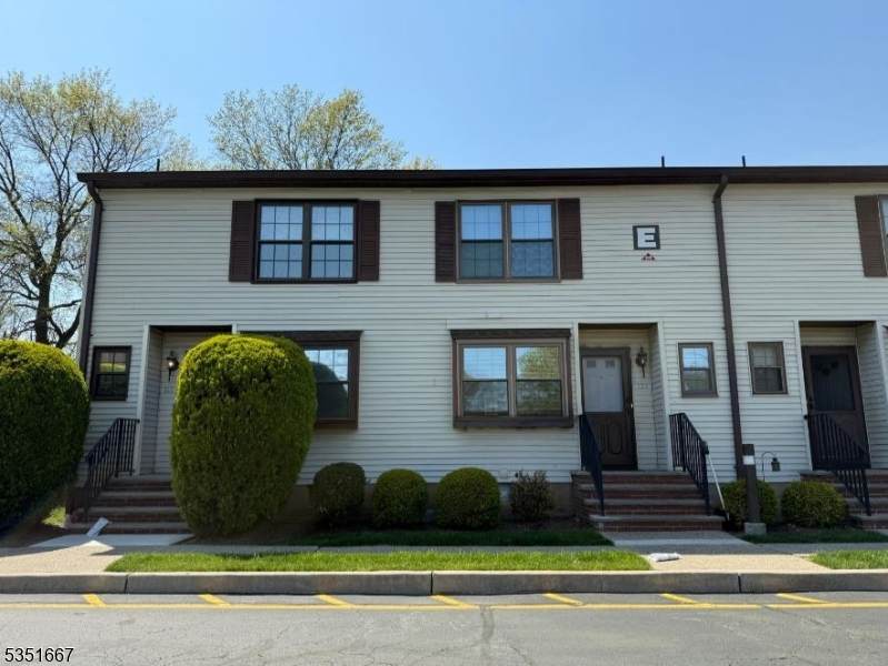 121 Dunham Ave - Photo 1