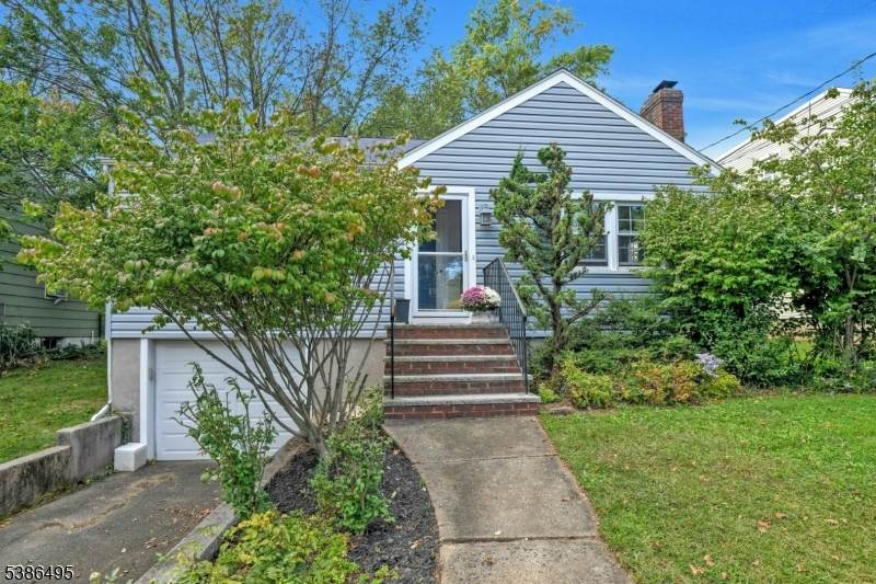 15 La Grande Ave - Photo 1