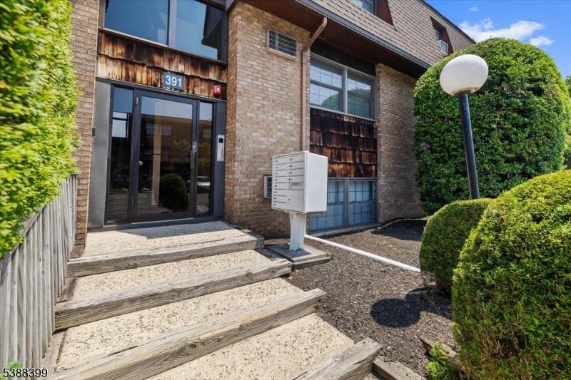 412 Broad Way - Photo 1