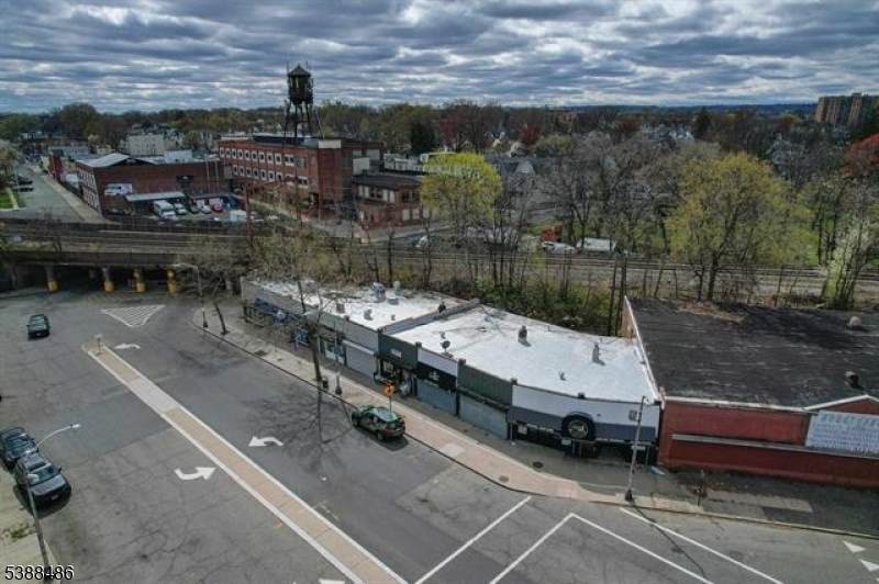 119 Ampere Pkwy - Photo 1