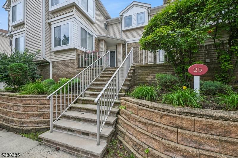 2503 Madaline Dr - Photo 1