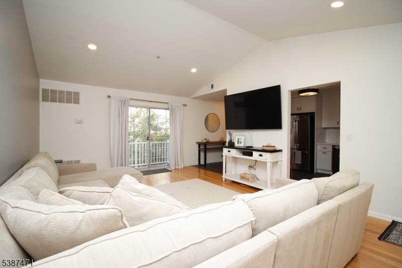 176 Potomac Dr - Photo 1