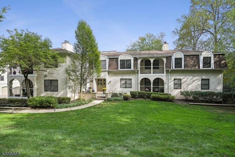 17 Heritage Dr - Photo 1