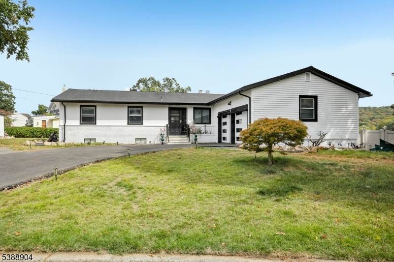 112 Park Pl - Photo 1