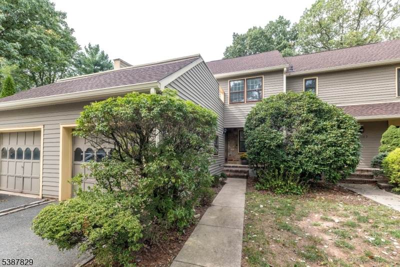 107 Provincetown Ct - Photo 1