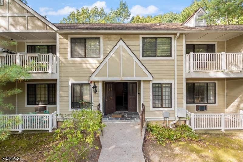 7 Foxwood Dr - Photo 1