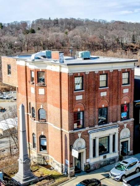 612 Main St - Photo 1