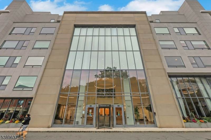 3 Somerset Ln-Glass House - Photo 1