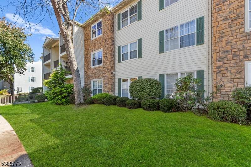 161 Robertson Way - Photo 1