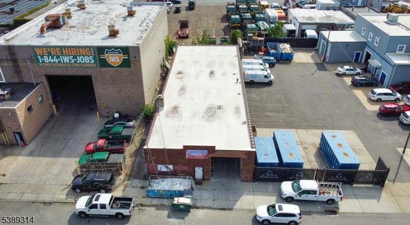 32 California Ave - Photo 1