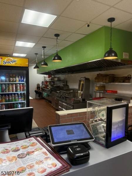 146 Bloomfield Ave - Photo 1