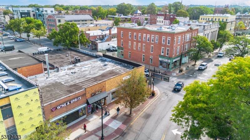 131 Park Ave - Photo 1