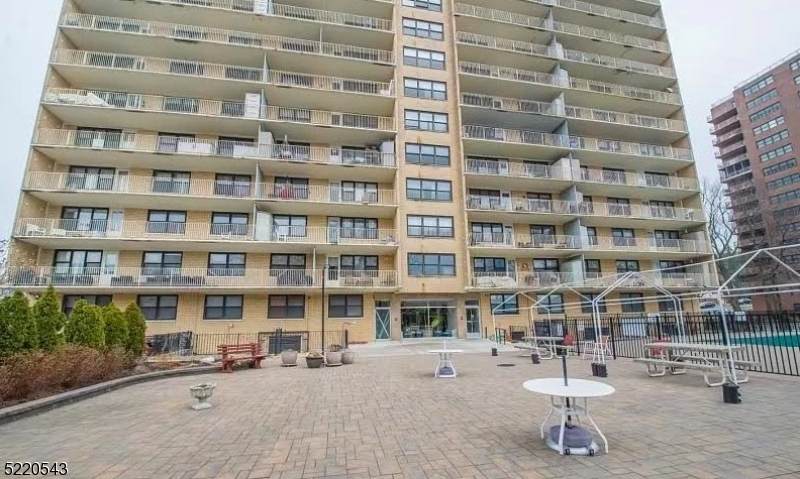 285 Aycrigg Ave - Photo 1