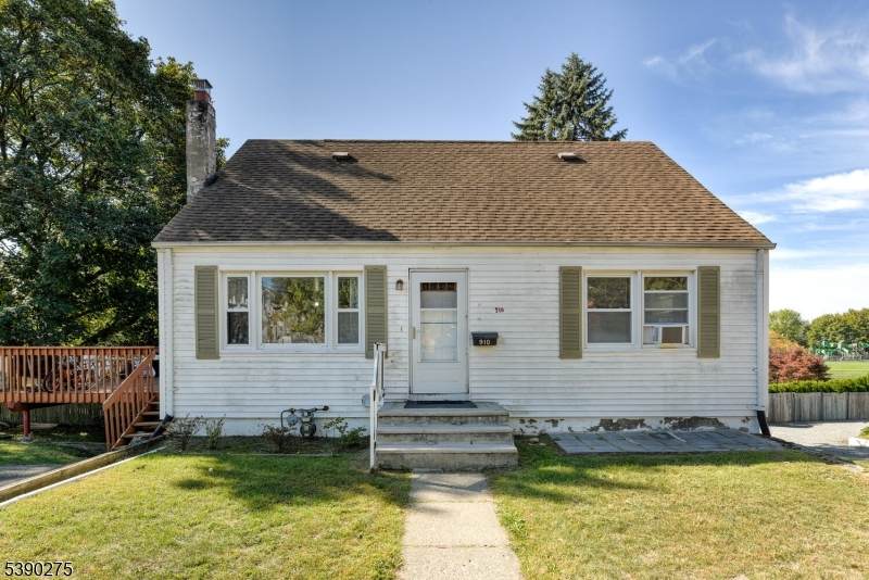 910 Wootton St - Photo 1