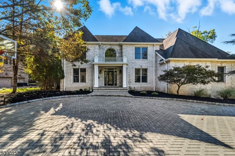 32 Moeser Pl - Photo 1