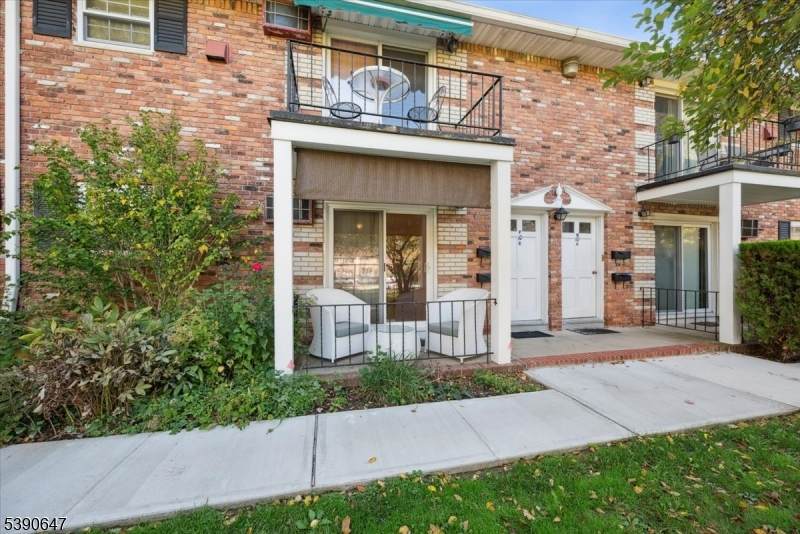 320 South St B 10 Unit E - Photo 1