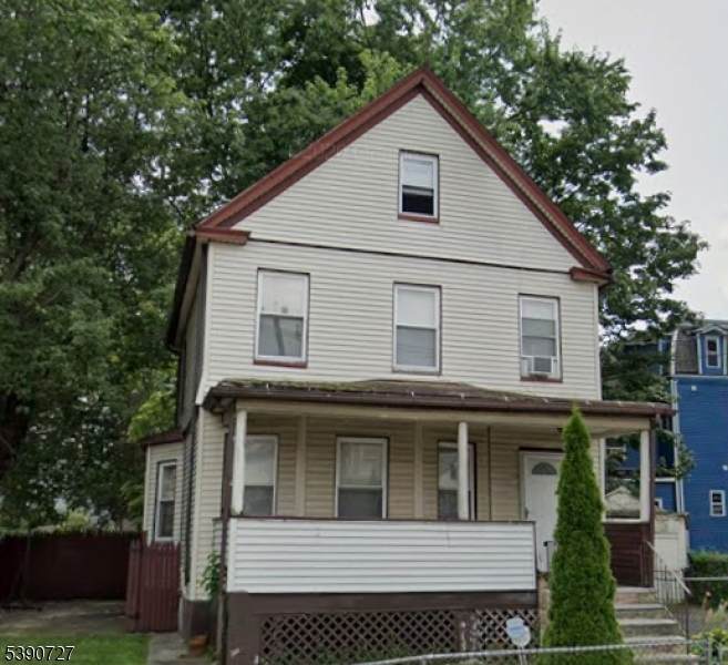 604 Richmond St - Photo 1