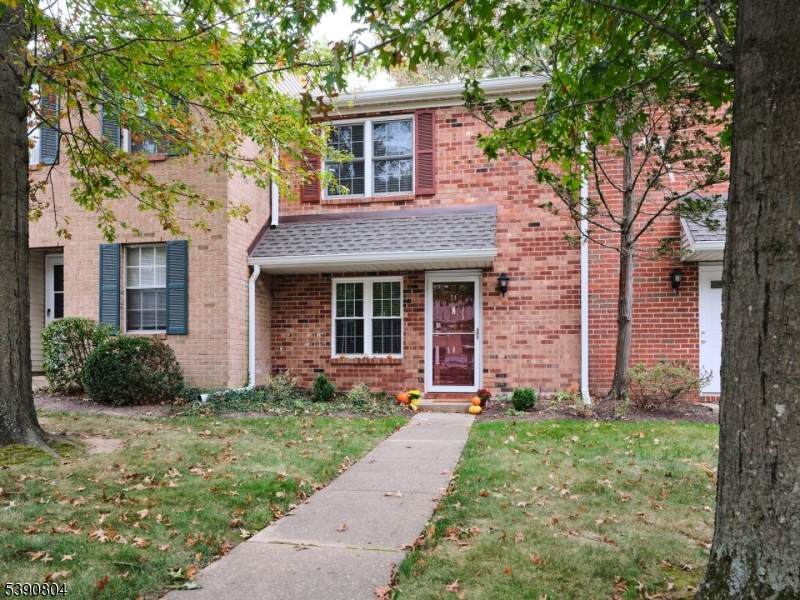 24 Sycamore Ct - Photo 1