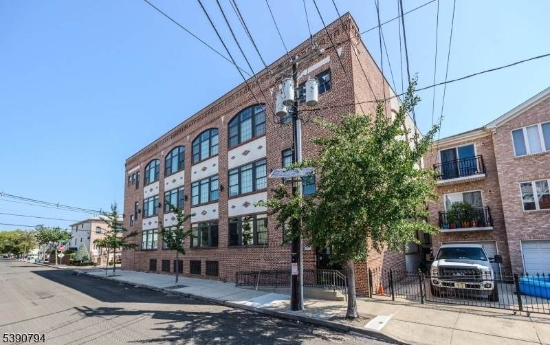 88 Saint Francis St - Photo 1