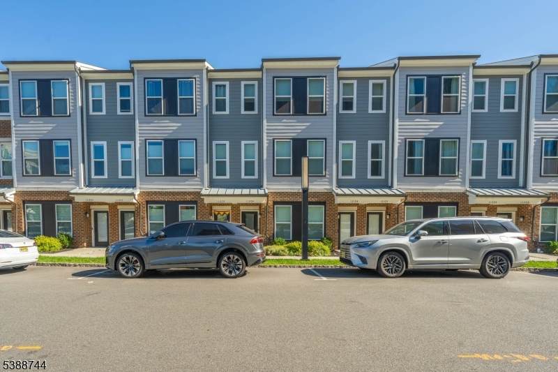 7 Jessica Ln 11204 - Photo 1